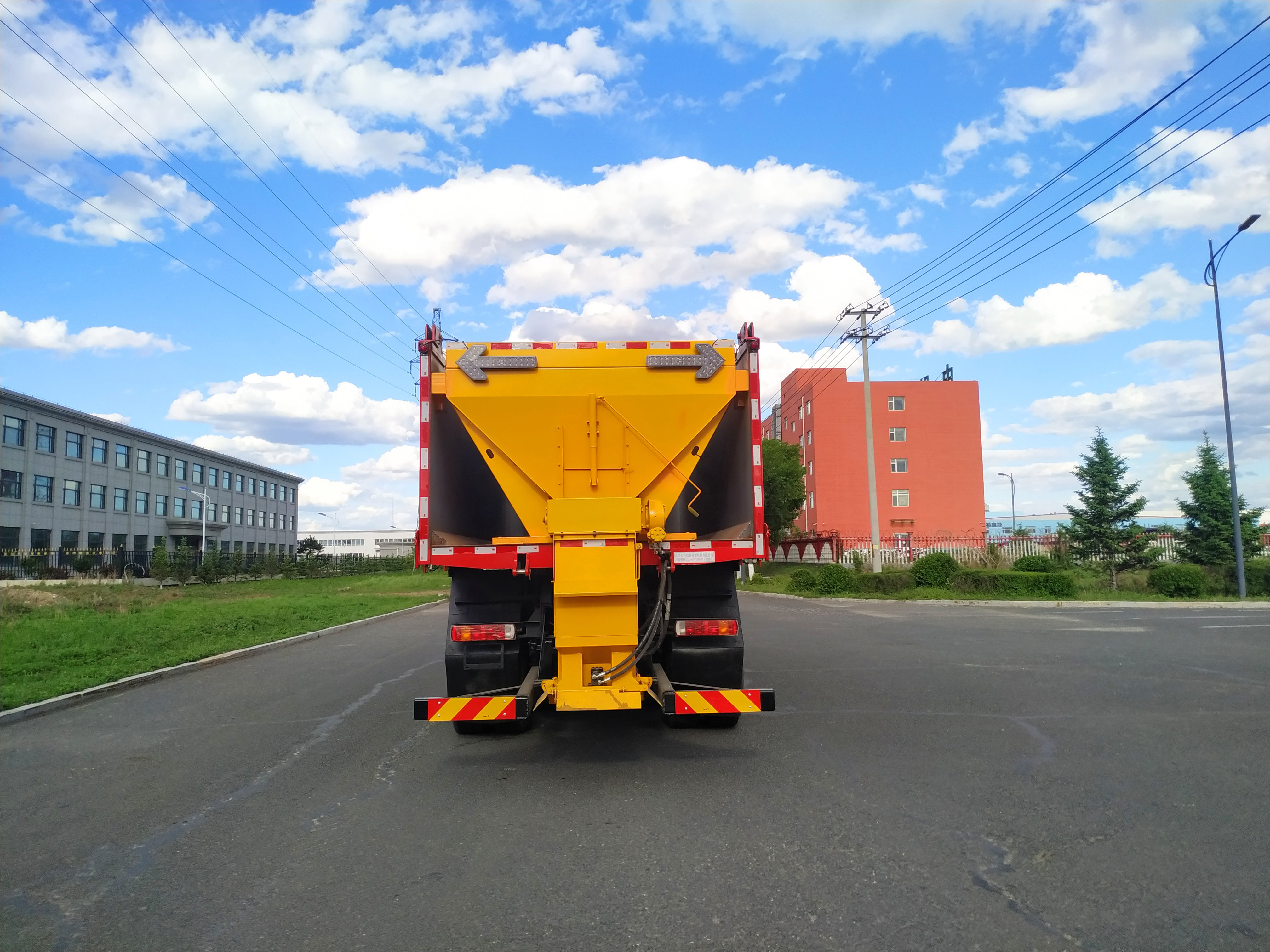 BLD5250TCXCA6型（25噸）綜合除雪車(圖5)